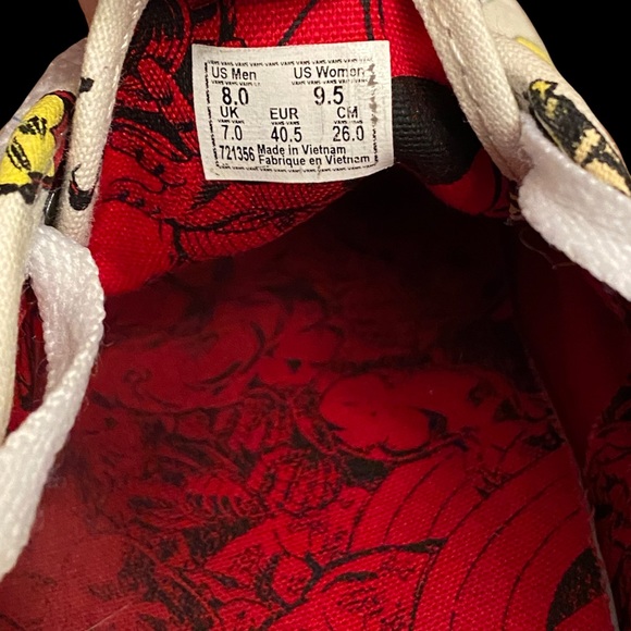 VANS Authentic Marvel Head Sneakers - Picture 5 of 16